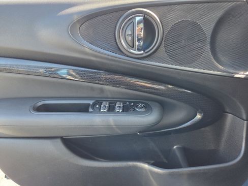 Used 2022 MINI Cooper Clubman S w/ Premium Package image 21