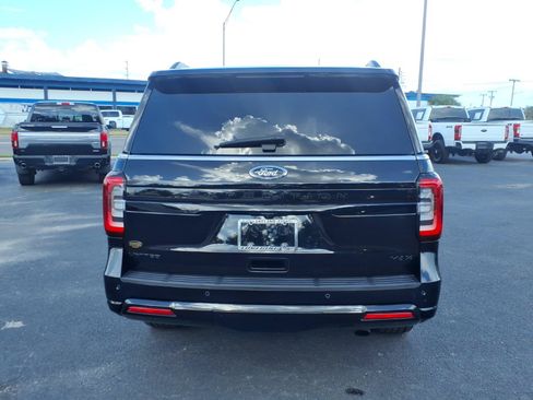 Used 2024 Ford Expedition Max Limited AWD/4WD image 4