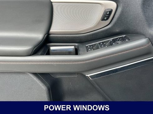 Used 2025 Ford Expedition Active AWD/4WD image 11