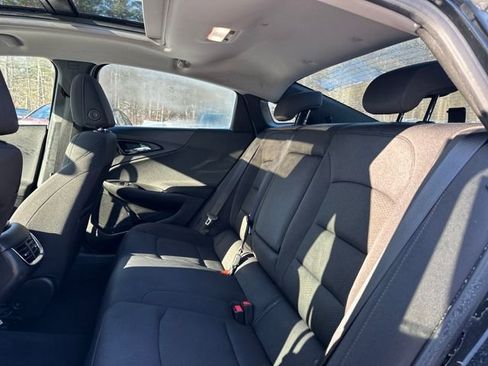 Used 2017 Chevrolet Malibu LT image 19