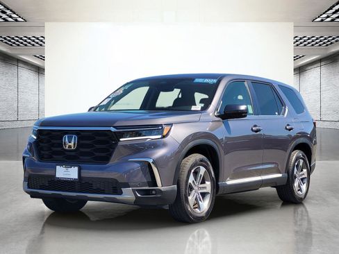 Used 2025 Honda Pilot EX-L image 11