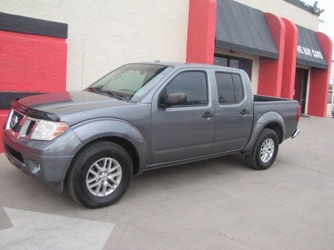 Used 2018 Nissan Frontier SV RWD image 4