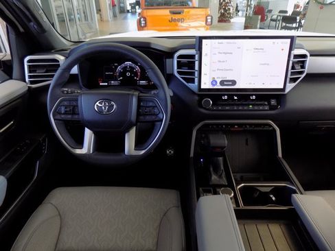 Used 2025 Toyota Tundra Limited image 12