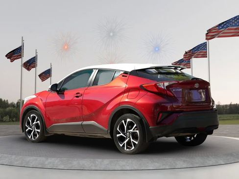 Used 2018 Toyota C-HR XLE image 6