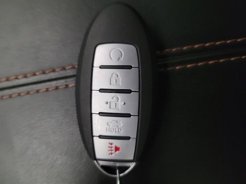 Used 2023 Nissan Sentra SR w/ SR Premium Package FWD image 32