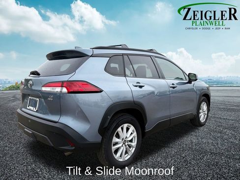 Used 2024 Toyota Corolla Cross LE w/ Moonroof Package AWD/4WD image 6