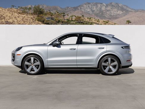 Certified 2026 Porsche Cayenne Coupe AWD/4WD image 2