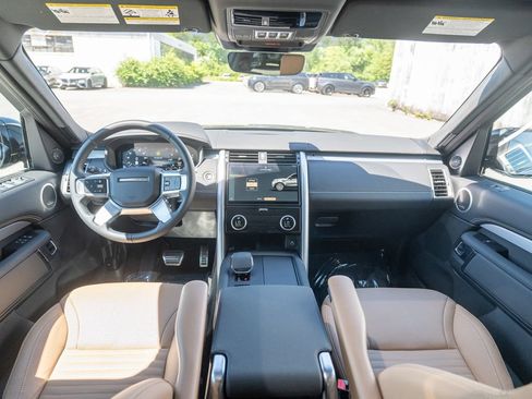 Certified 2025 Land Rover Discovery Dynamic SE AWD/4WD image 18
