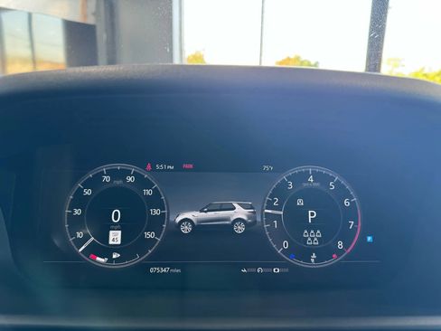 Used 2019 Land Rover Discovery HSE image 27