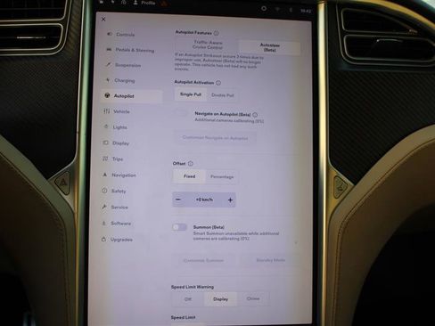 Used 2016 Tesla Model X 75D image 18