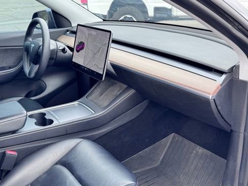 Used 2021 Tesla Model Y Long Range AWD/4WD image 15