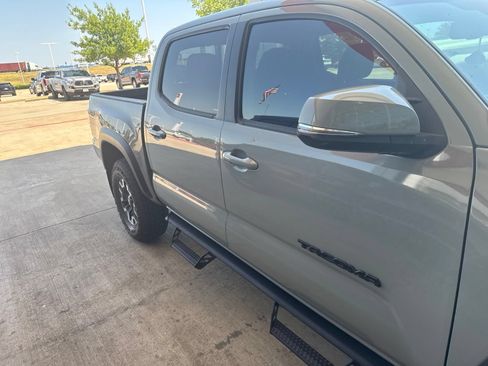 Used 2022 Toyota Tacoma TRD Off-Road w/ Black Out Package (TMS) AWD/4WD image 28