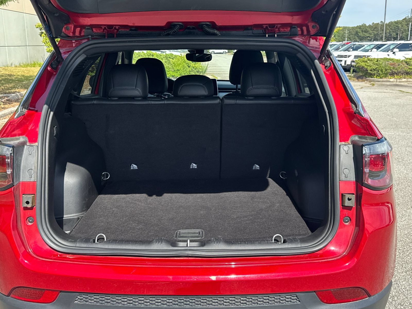 Used 2025 Jeep Compass Latitude AWD/4WD image 18