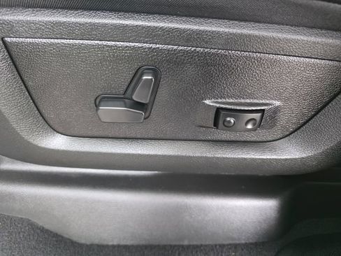 Used 2024 RAM 2500 Laramie AWD/4WD image 25