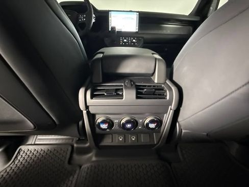 Used 2025 Land Rover Defender 110 AWD/4WD image 37