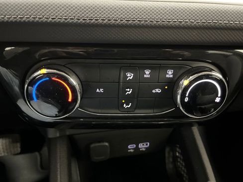 Used 2025 Chevrolet TrailBlazer LT image 29