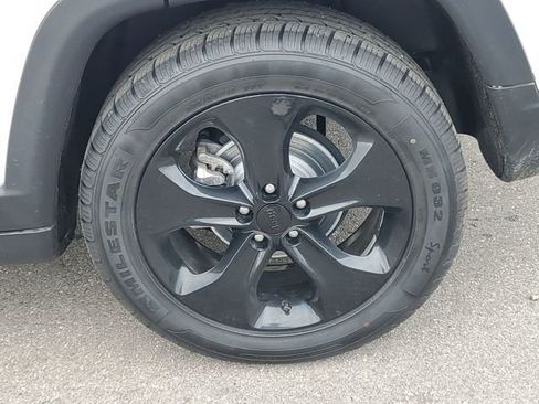 Used 2021 Jeep Compass Latitude image 5