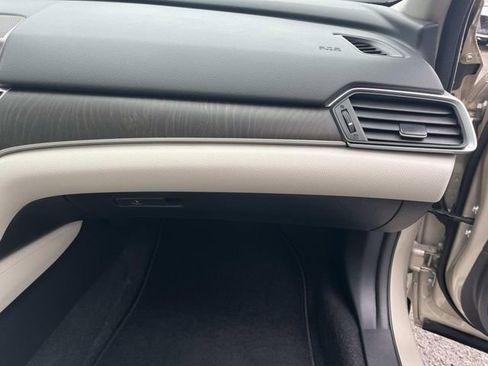 Used 2018 Honda Accord EX-L image 25