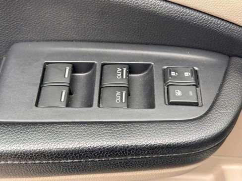 Used 2016 Honda Pilot Touring image 27