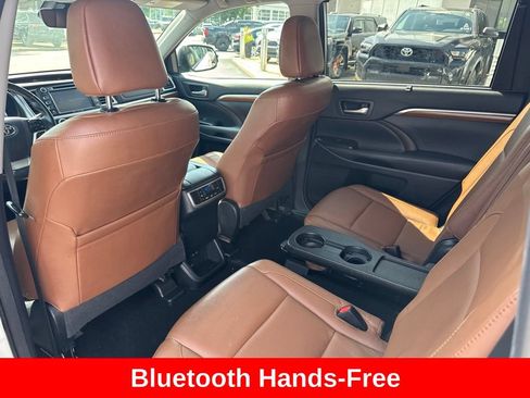 Used 2018 Toyota Highlander Limited AWD/4WD image 16