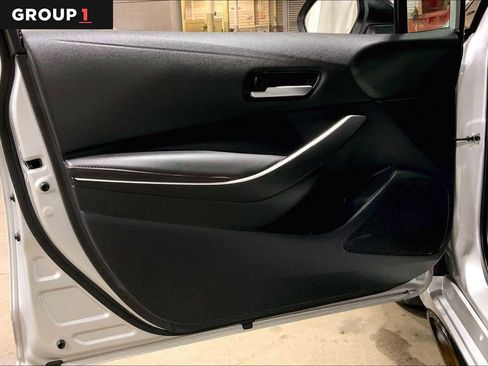 Certified 2025 Toyota Corolla SE image 21