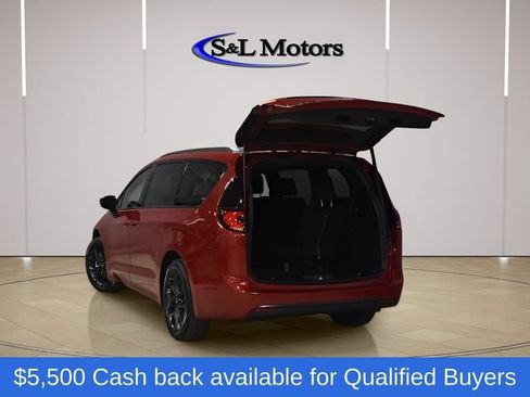 New 2026 Chrysler Pacifica Select w/ S Appearance Package FWD image 7