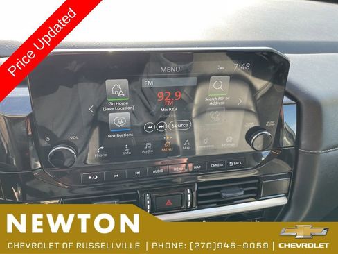 Used 2025 Nissan Pathfinder SL AWD/4WD image 10