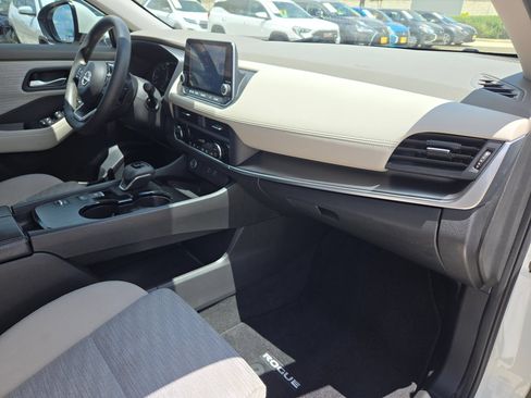 Used 2023 Nissan Rogue SV FWD image 28