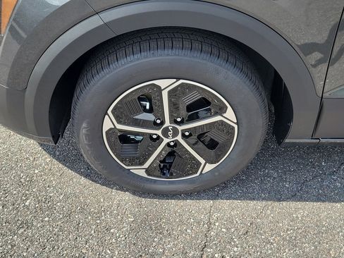 New 2026 Kia Niro LX FWD image 32