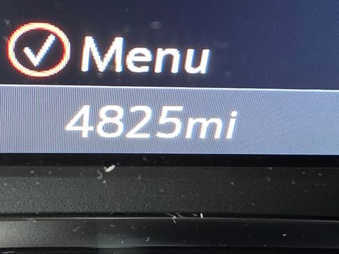 Used 2024 GMC Terrain SLE w/ Driver Convenience Package image 13