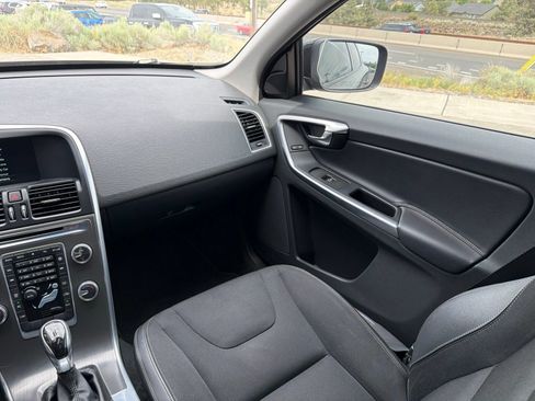 Used 2015 Volvo XC60 T5 FWD image 13
