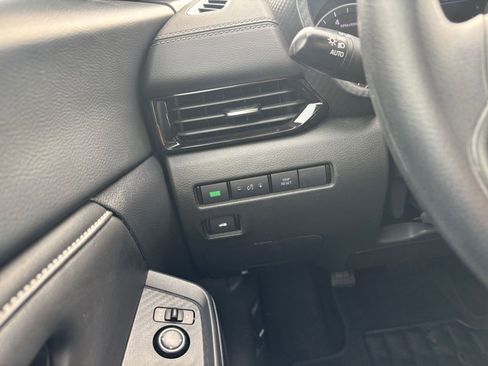 Used 2024 Nissan Sentra SV image 32