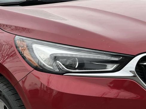 Used 2019 Buick Enclave Essence image 8