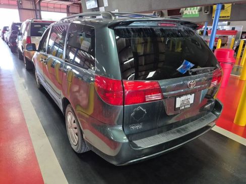 Used 2005 Toyota Sienna CE image 3