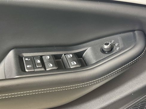 Used 2023 Jeep Grand Cherokee L Limited AWD/4WD image 18