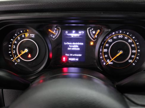Used 2025 Jeep Gladiator Sport AWD/4WD image 37
