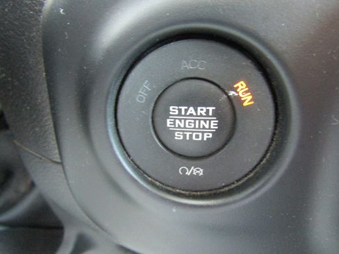Used 2022 Jeep Gladiator Sport AWD/4WD image 34