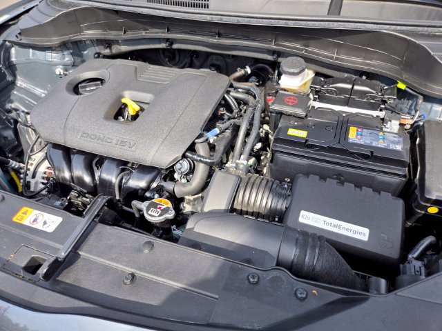 Used 2025 Kia Soul LX w/ LX Technology Package FWD image 21