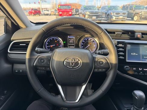 Used 2018 Toyota Camry L image 18