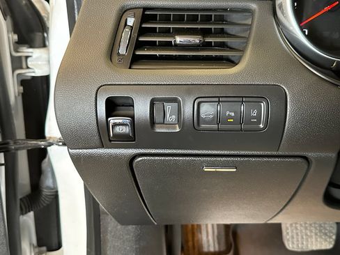 Used 2019 Chevrolet Impala Premier w/ Premier Confidence Package FWD image 18
