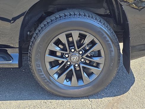 Used 2022 Lexus GX 460 Premium w/ Premium Package image 33