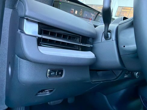 New 2026 Lincoln Navigator Reserve w/ Jet Appearance Package AWD/4WD image 36