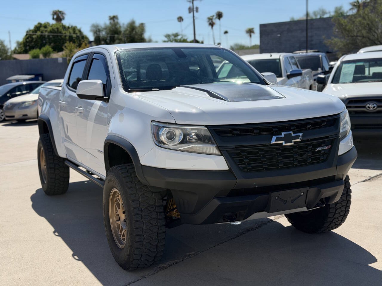 Used 2018 Chevrolet Colorado ZR2 w/ ZR2 Dusk Special Edition AWD/4WD image 2