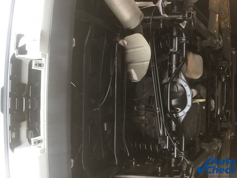 Used 2017 GMC Yukon SLT AWD/4WD image 12