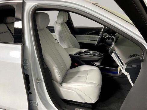 New 2026 Cadillac Lyriq Luxury AWD/4WD image 21