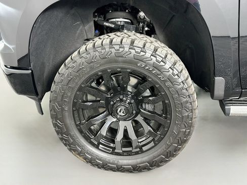 Used 2024 Chevrolet Silverado 1500 High Country w/ Technology Package AWD/4WD image 33