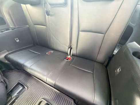 Used 2022 Toyota Highlander XLE image 29