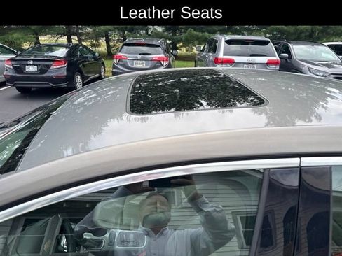 Used 2018 Chevrolet Cruze Premier FWD image 19
