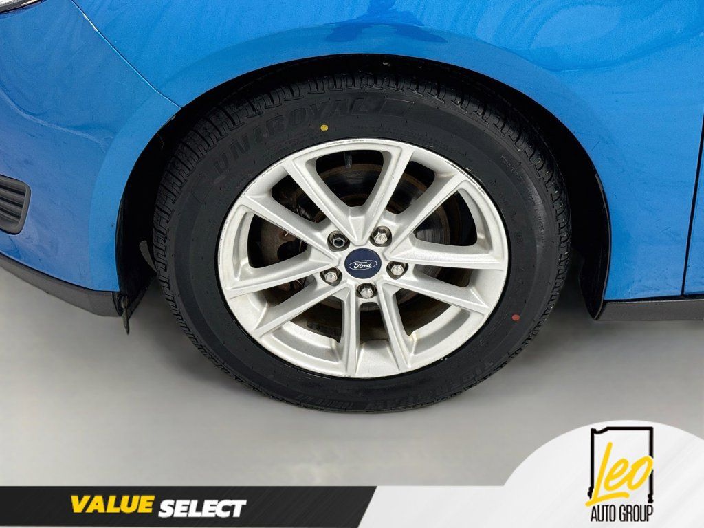 Used 2015 Ford Focus SE FWD image 30