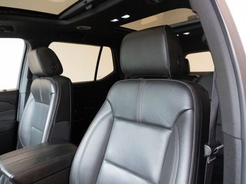 Used 2023 Chevrolet Traverse RS w/ LPO, Floor Liner Package AWD/4WD image 23